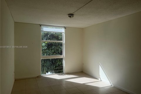 Copropriété à louer à North Miami Beach, Floride: 2 chambres, 94.76 m2 № 2311050 - photo 12