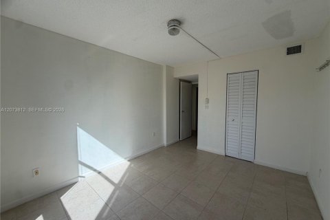 Copropriété à louer à North Miami Beach, Floride: 2 chambres, 94.76 m2 № 2311050 - photo 5