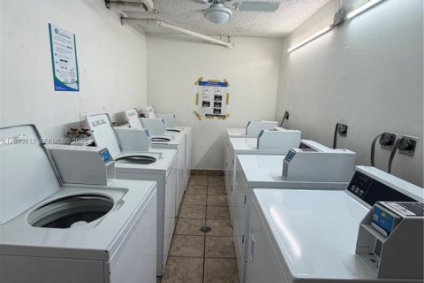 Copropriété à louer à North Miami Beach, Floride: 2 chambres, 94.76 m2 № 2311050 - photo 19