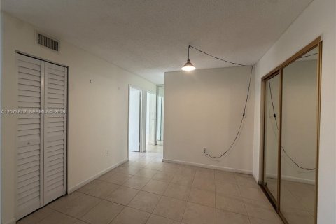 Copropriété à louer à North Miami Beach, Floride: 2 chambres, 94.76 m2 № 2311050 - photo 14