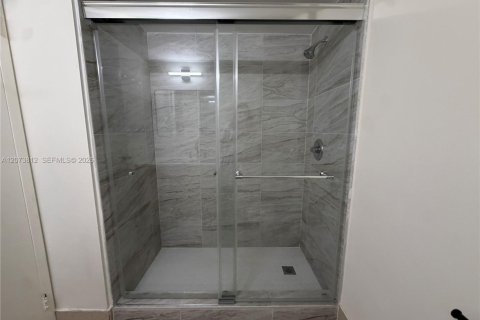 Copropriété à louer à North Miami Beach, Floride: 2 chambres, 94.76 m2 № 2311050 - photo 17