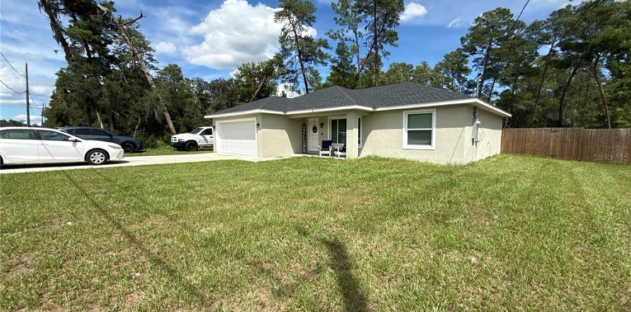 Villa ou maison à Ocklawaha, Floride 3 chambres, 122.72 m2 № 2385940