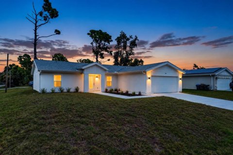 House in North Port, Florida 3 bedrooms, 150.5 sq.m. № 2317249