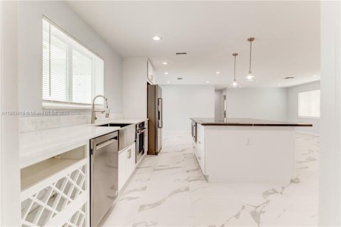 Casa en alquiler en Boca Raton, Florida, 4 dormitorios, 195.19 m2 № 1930458 - foto 2