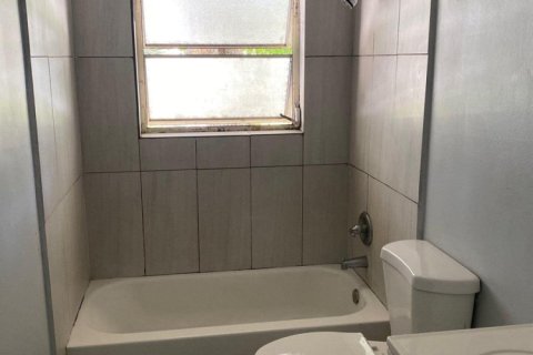 Condominio en venta en Lauderdale Lakes, Florida, 1 dormitorio, 55.56 m2 № 2155167 - foto 5