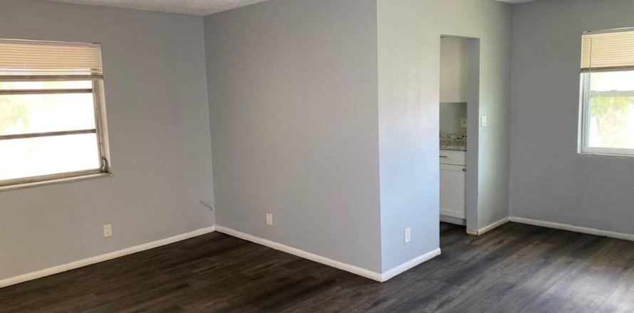 Condominio en Lauderdale Lakes, Florida, 1 dormitorio № 2155167