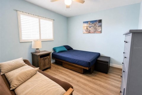 Condo in Englewood, Florida, 2 bedrooms № 2103895 - photo 14