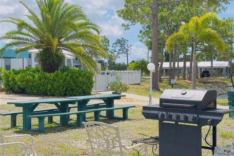 Condo in Englewood, Florida, 2 bedrooms № 2103895 - photo 26