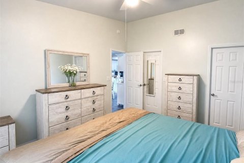 Condo in Englewood, Florida, 2 bedrooms № 2103895 - photo 9