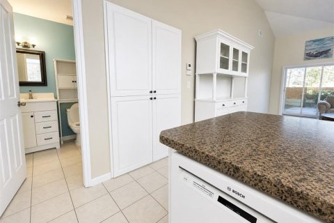 Condo in Englewood, Florida, 2 bedrooms № 2103895 - photo 19