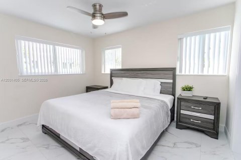 Villa ou maison à louer à Hollywood, Floride: 4 chambres, 257.34 m2 № 2258077 - photo 20