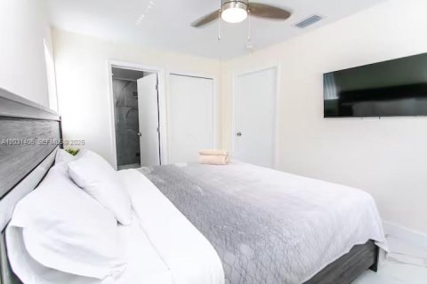 Villa ou maison à louer à Hollywood, Floride: 4 chambres, 257.34 m2 № 2258077 - photo 18