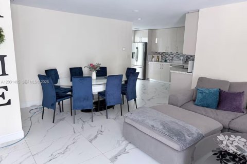 Villa ou maison à louer à Hollywood, Floride: 4 chambres, 257.34 m2 № 2258077 - photo 7