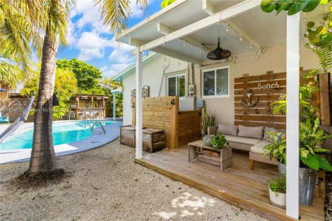 Купить виллу или дом в Катлер-Бей, Флорида 3 спальни, 139.54м2, № 1974750 - фото 28