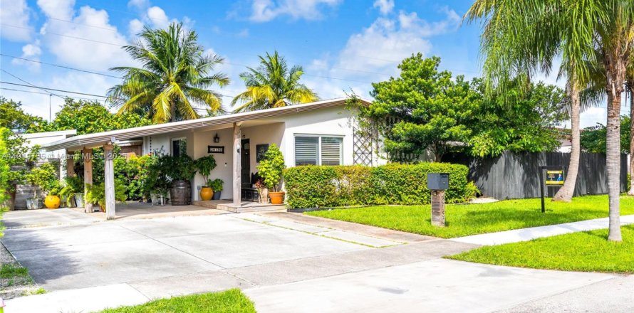 Дом в Катлер-Бей, Флорида 3 спальни, 139.54м2 № 1974750