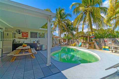 Купить виллу или дом в Катлер-Бей, Флорида 3 спальни, 139.54м2, № 1974750 - фото 24