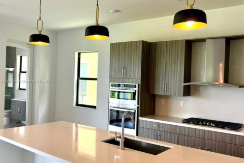 House in Parkland, Florida 5 bedrooms, 395.3 sq.m. № 1878534 - photo 14