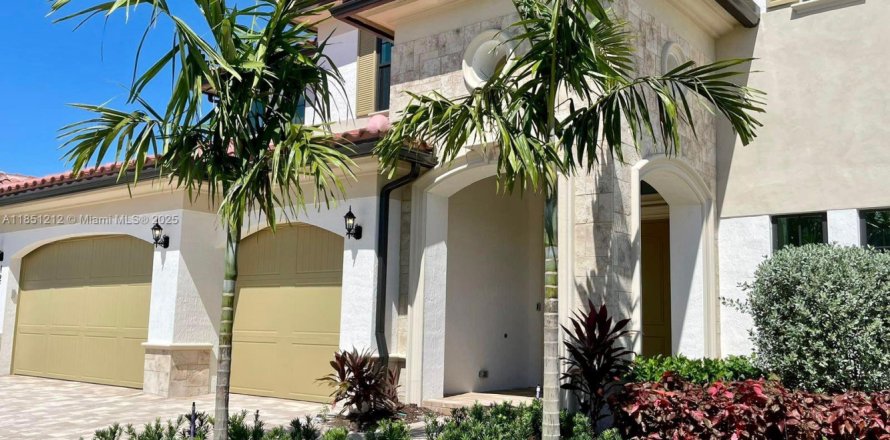 House in Parkland, Florida 5 bedrooms, 395.3 sq.m. № 1878534