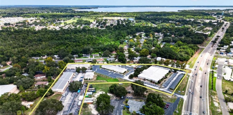 Immobilier commercial à Tavares, Floride 4450.67 m2 № 2349638