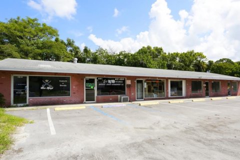Propiedad comercial en alquiler en New Port Richey, Florida, 516.35 m2 № 1582511 - foto 2