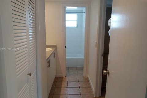 Copropriété à vendre à North Miami, Floride: 1 chambre, 52.4 m2 № 2091318 - photo 14