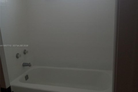 Copropriété à vendre à North Miami, Floride: 1 chambre, 52.4 m2 № 2091318 - photo 12
