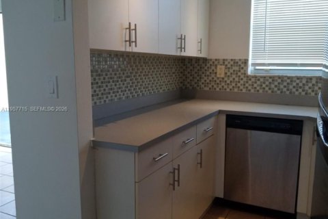 Copropriété à vendre à North Miami, Floride: 1 chambre, 52.4 m2 № 2091318 - photo 7
