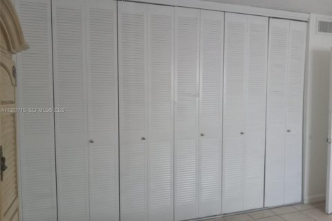 Copropriété à vendre à North Miami, Floride: 1 chambre, 52.4 m2 № 2091318 - photo 20