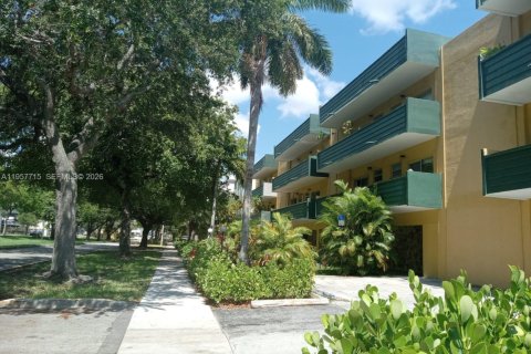 Copropriété à vendre à North Miami, Floride: 1 chambre, 52.4 m2 № 2091318 - photo 3