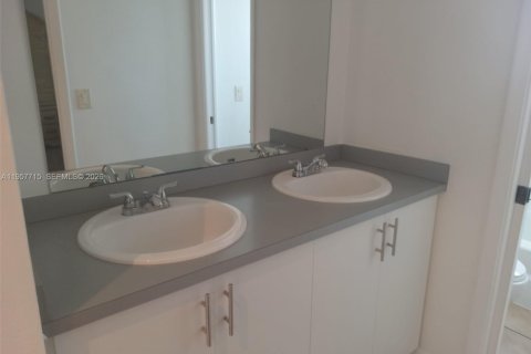 Copropriété à vendre à North Miami, Floride: 1 chambre, 52.4 m2 № 2091318 - photo 17