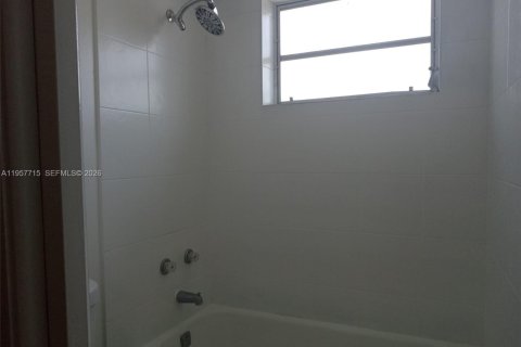 Copropriété à vendre à North Miami, Floride: 1 chambre, 52.4 m2 № 2091318 - photo 13
