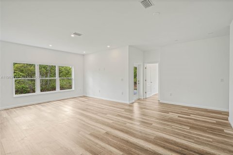 Villa ou maison à vendre à Sebring, Floride: 4 chambres № 2023990 - photo 3