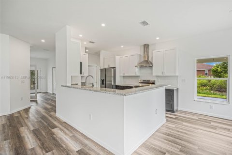 Villa ou maison à vendre à Sebring, Floride: 4 chambres № 2023990 - photo 5