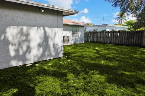 Villa ou maison à vendre à Fort Lauderdale, Floride: 4 chambres, 130.16 m2 № 2431276 - photo 15