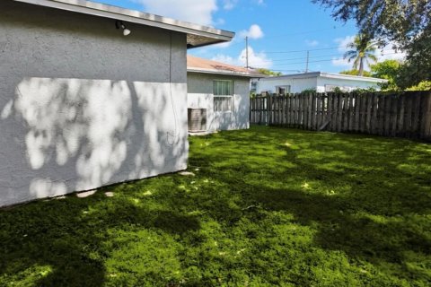 Villa ou maison à vendre à Fort Lauderdale, Floride: 4 chambres, 130.16 m2 № 2431276 - photo 6