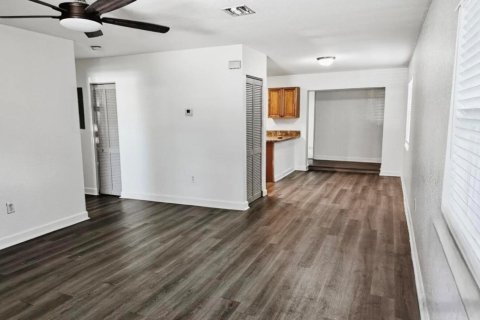 Villa ou maison à vendre à Fort Lauderdale, Floride: 4 chambres, 130.16 m2 № 2431276 - photo 4