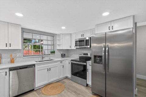 Casa en alquiler en Sarasota, Florida, 3 dormitorios, 180.32 m2 № 1849420 - foto 9