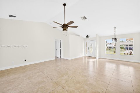 Купить виллу или дом в Лихай-Эйкерс, Флорида 3 спальни, 132.57м2, № 1996634 - фото 6
