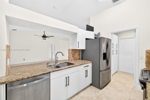 Купить виллу или дом в Лихай-Эйкерс, Флорида 3 спальни, 132.57м2, № 1996634 - фото 11