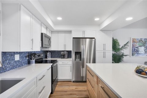 Condominio en alquiler en Sarasota, Florida, 3 dormitorios, 158.12 m2 № 625286 - foto 3