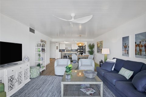 Condominio en alquiler en Sarasota, Florida, 3 dormitorios, 158.12 m2 № 625286 - foto 5