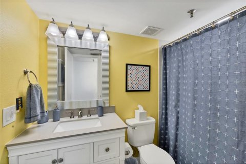 Condominio en alquiler en Sarasota, Florida, 3 dormitorios, 158.12 m2 № 625286 - foto 11