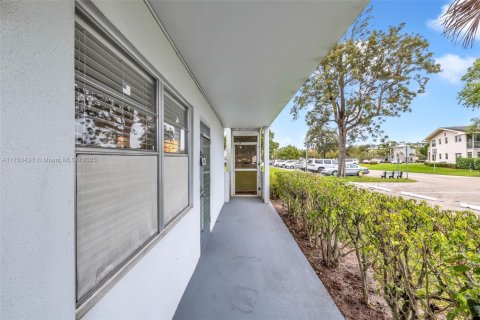 Copropriété à vendre à Deerfield Beach, Floride: 2 chambres, 76.92 m2 № 1871530 - photo 6