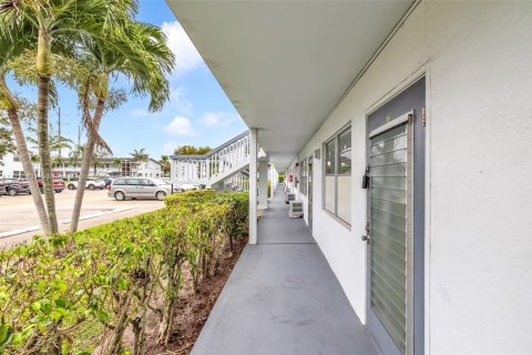 Copropriété à vendre à Deerfield Beach, Floride: 2 chambres, 76.92 m2 № 1871530 - photo 4