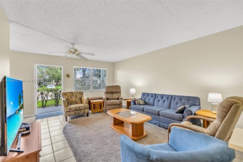 Copropriété à vendre à Deerfield Beach, Floride: 2 chambres, 76.92 m2 № 1871530 - photo 17