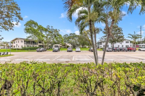 Copropriété à vendre à Deerfield Beach, Floride: 2 chambres, 76.92 m2 № 1871530 - photo 7