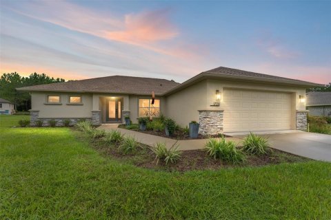 House in Inverness, Florida 3 bedrooms, 162.58 sq.m. № 1917586 - photo 1