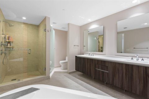 Condominio en venta en Miami, Florida, 3 dormitorios, 173.26 m2 № 1763989 - foto 15