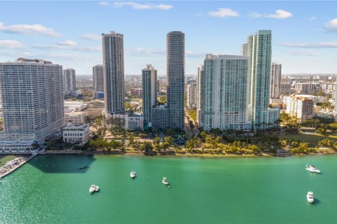 Condominio en venta en Miami, Florida, 3 dormitorios, 173.26 m2 № 1763989 - foto 2