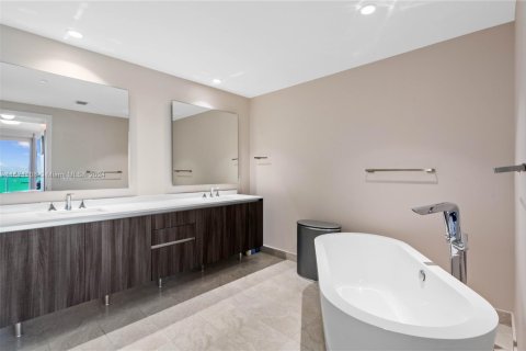 Condominio en venta en Miami, Florida, 3 dormitorios, 173.26 m2 № 1763989 - foto 13